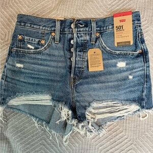 NWT Levi’s 501 shorts size 27